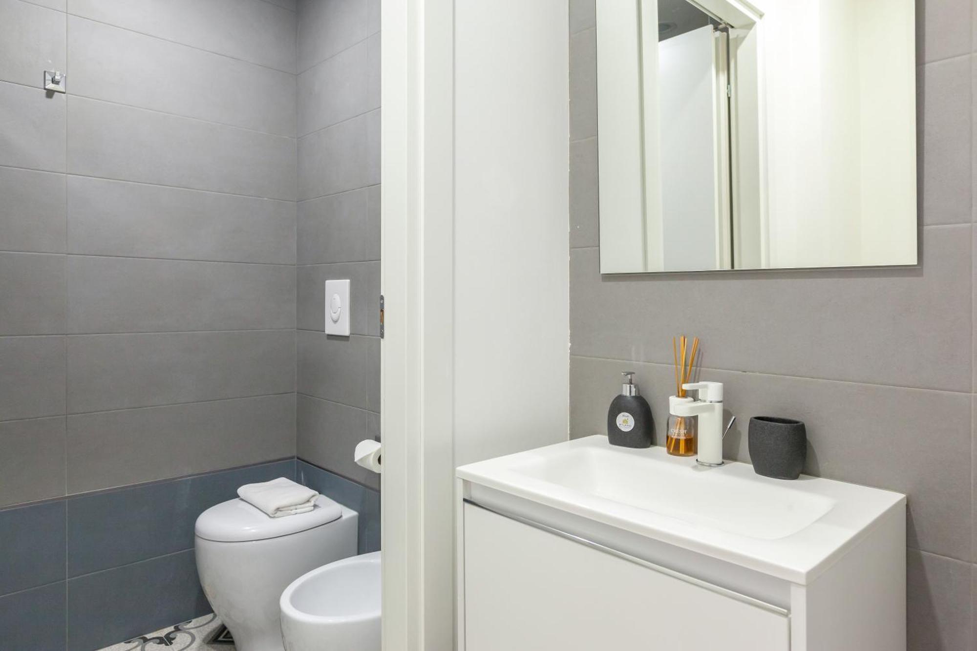 Milano Apartments S Agostino - Porta Genova Екстериор снимка
