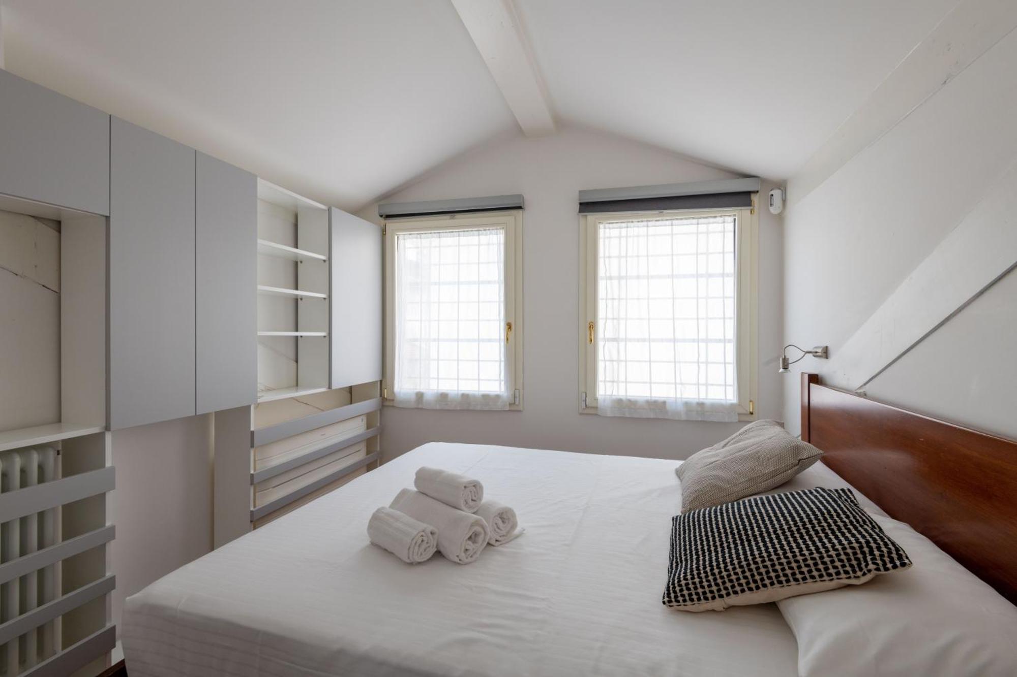 Milano Apartments S Agostino - Porta Genova Екстериор снимка