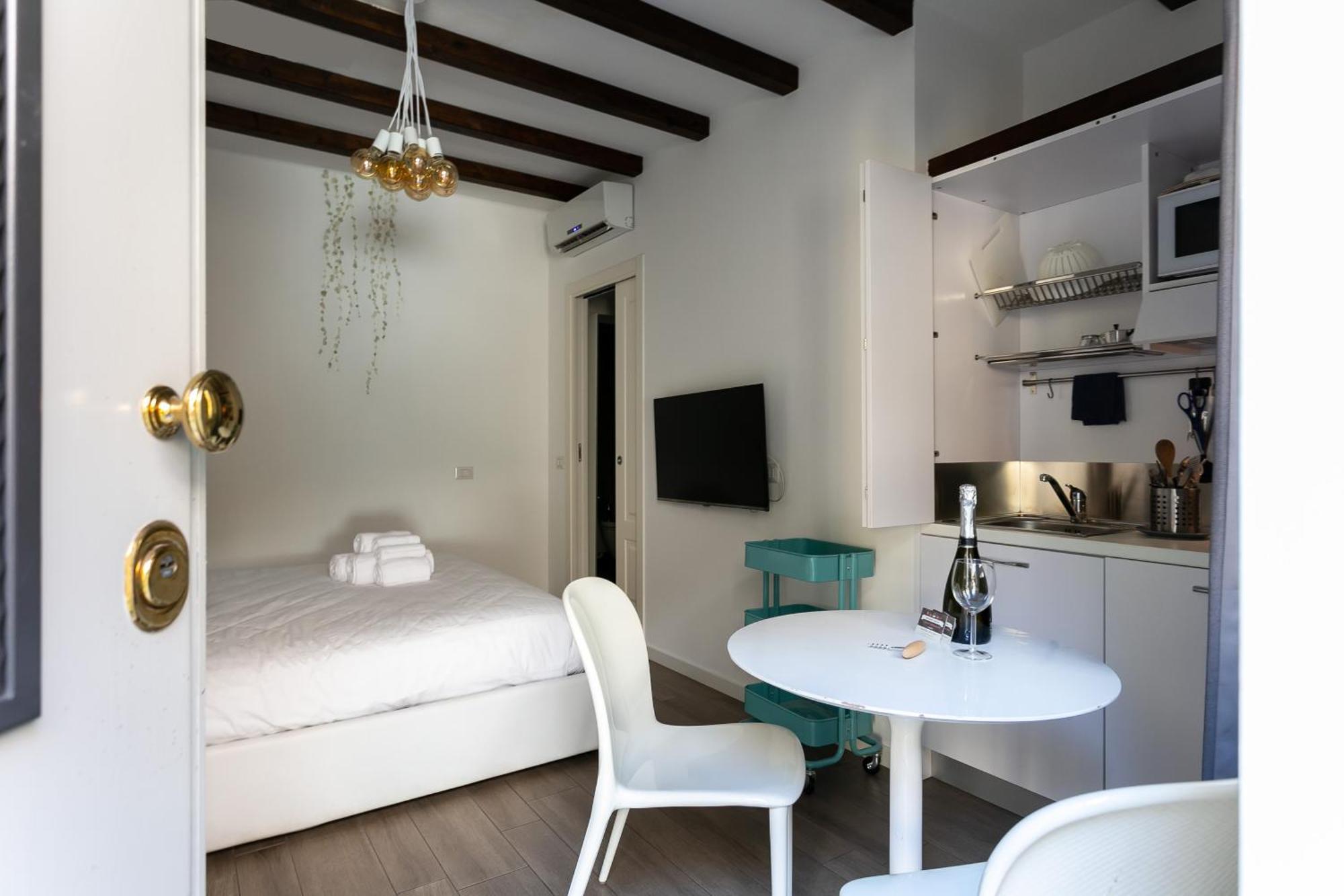 Milano Apartments S Agostino - Porta Genova Екстериор снимка